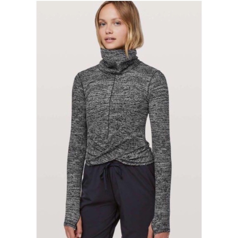 Lululemon Melodic Movement  sz 6 Long Sleeve Turtleneck Space Dye Black White